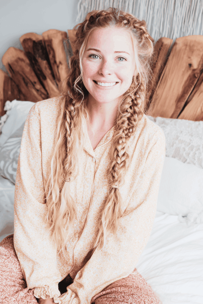 loose braids and twists to sleep with curly hair